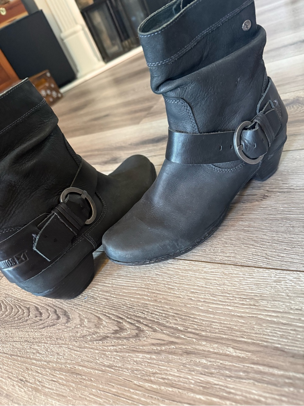 PIKOLINOS Black Leather Buckle Ankle Boots